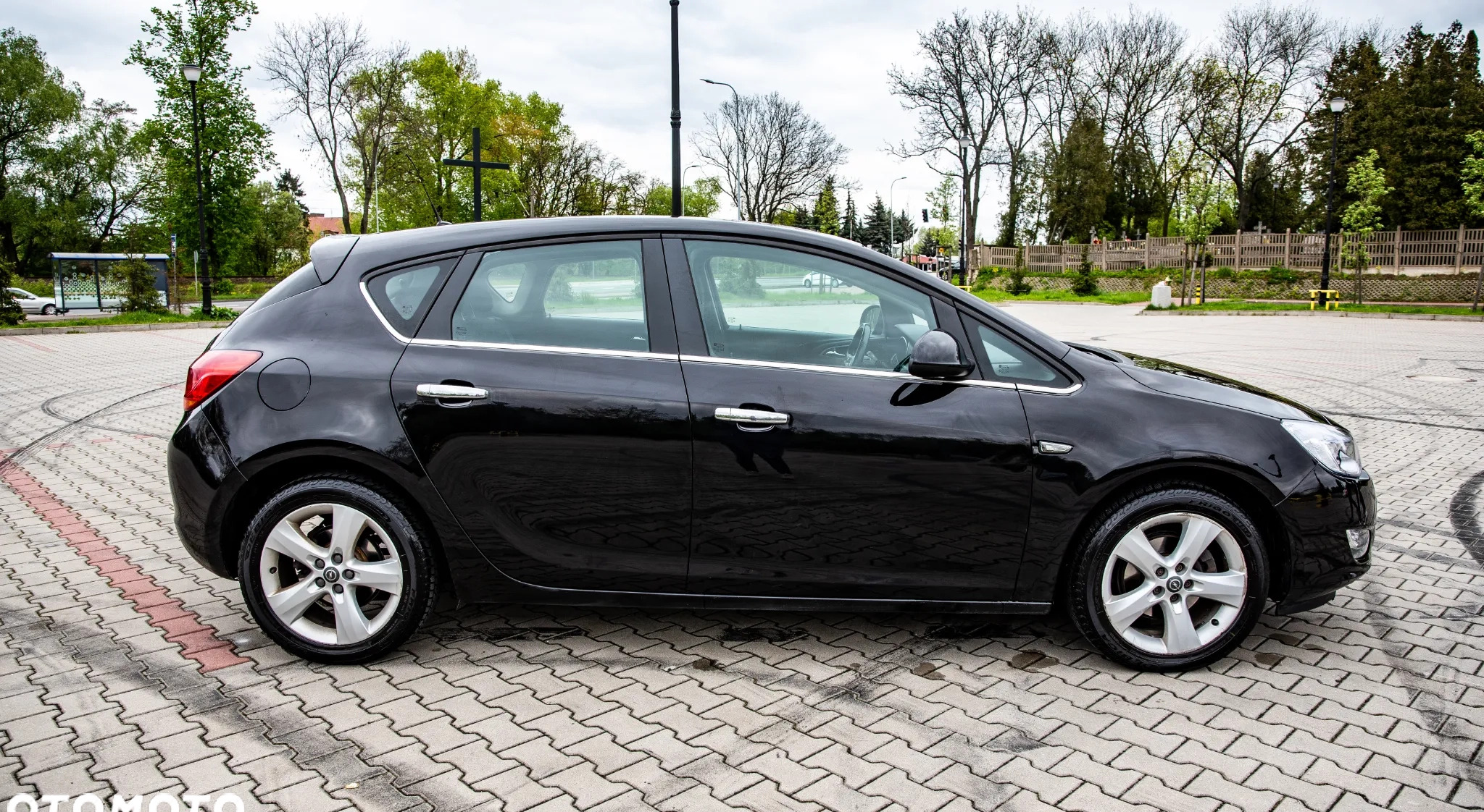 Opel Astra cena 26500 przebieg: 219000, rok produkcji 2011 z Płock małe 191